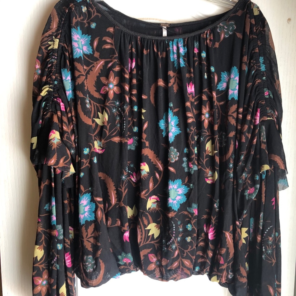 Free People Black Floral Bubble Hem Top EUC